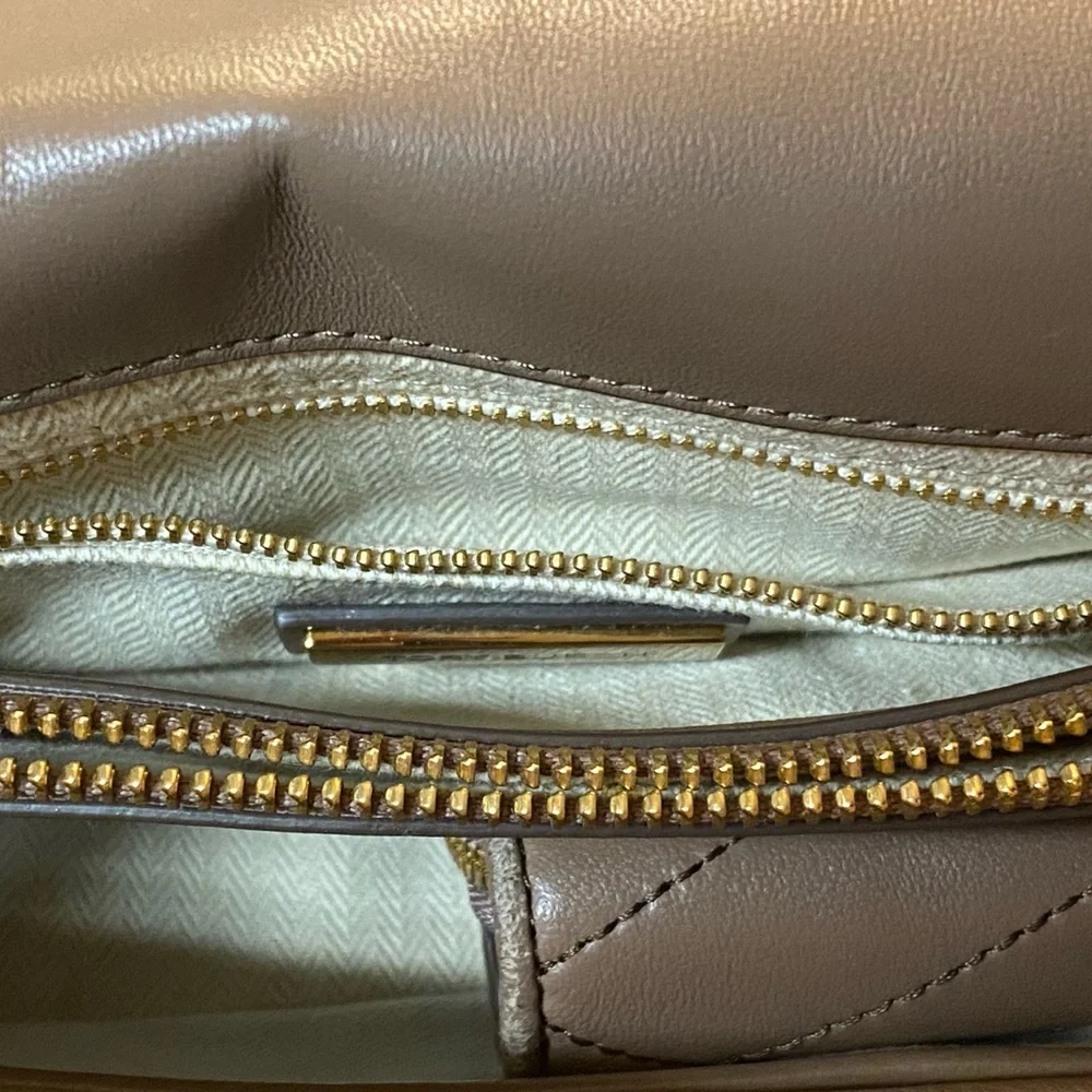 Tory Burch KIRA CHEVRON CONVERTIBLE SHOULDER BAG & Matching Wallet Classic Taupe - Picture 5 of 6